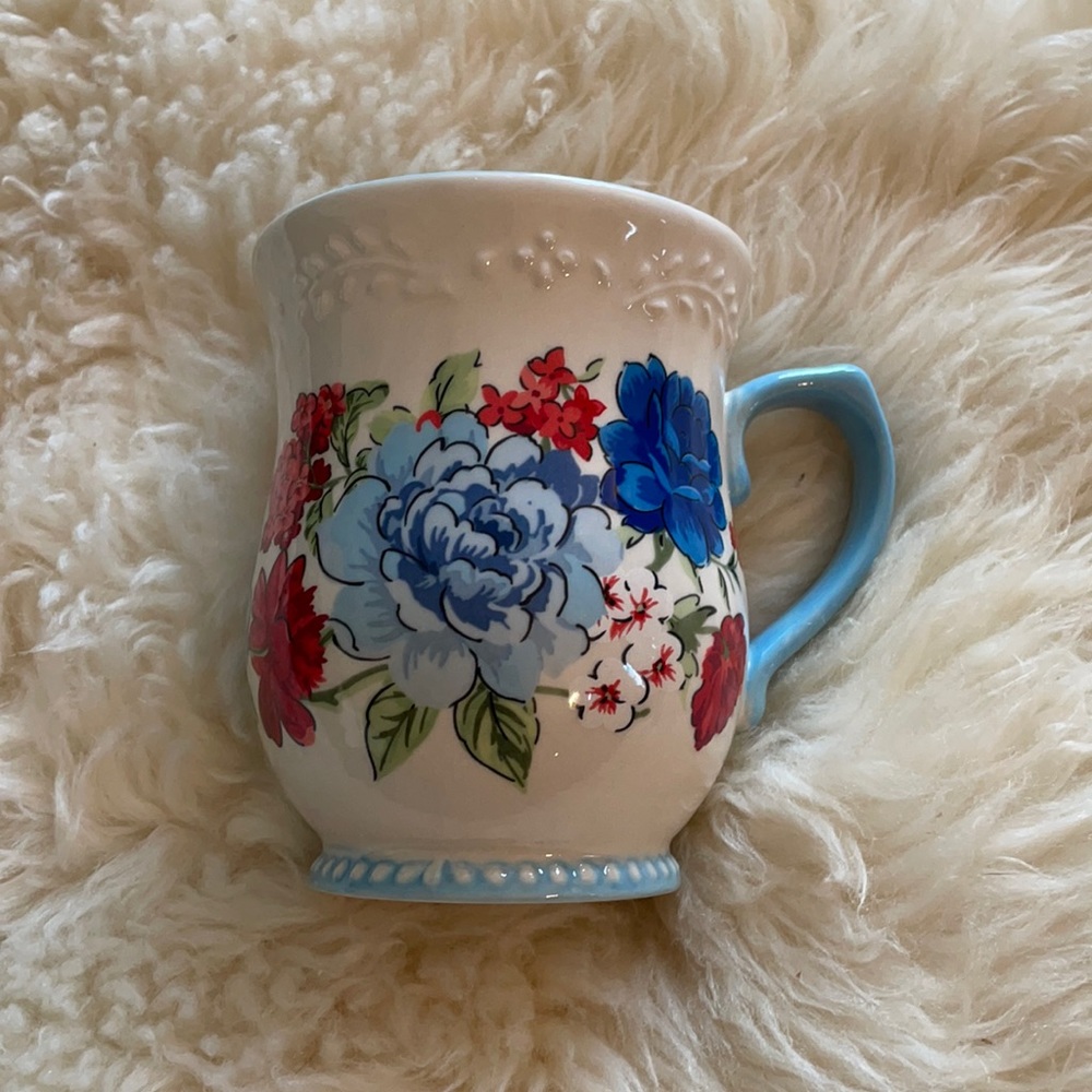 The Pioneer Woman Classic Charm Mug